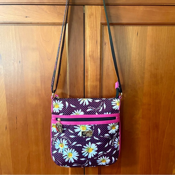 Betsey Johnson Floral Daisies Print Crossbody & Shoulder Bag - Picture 5 of 6